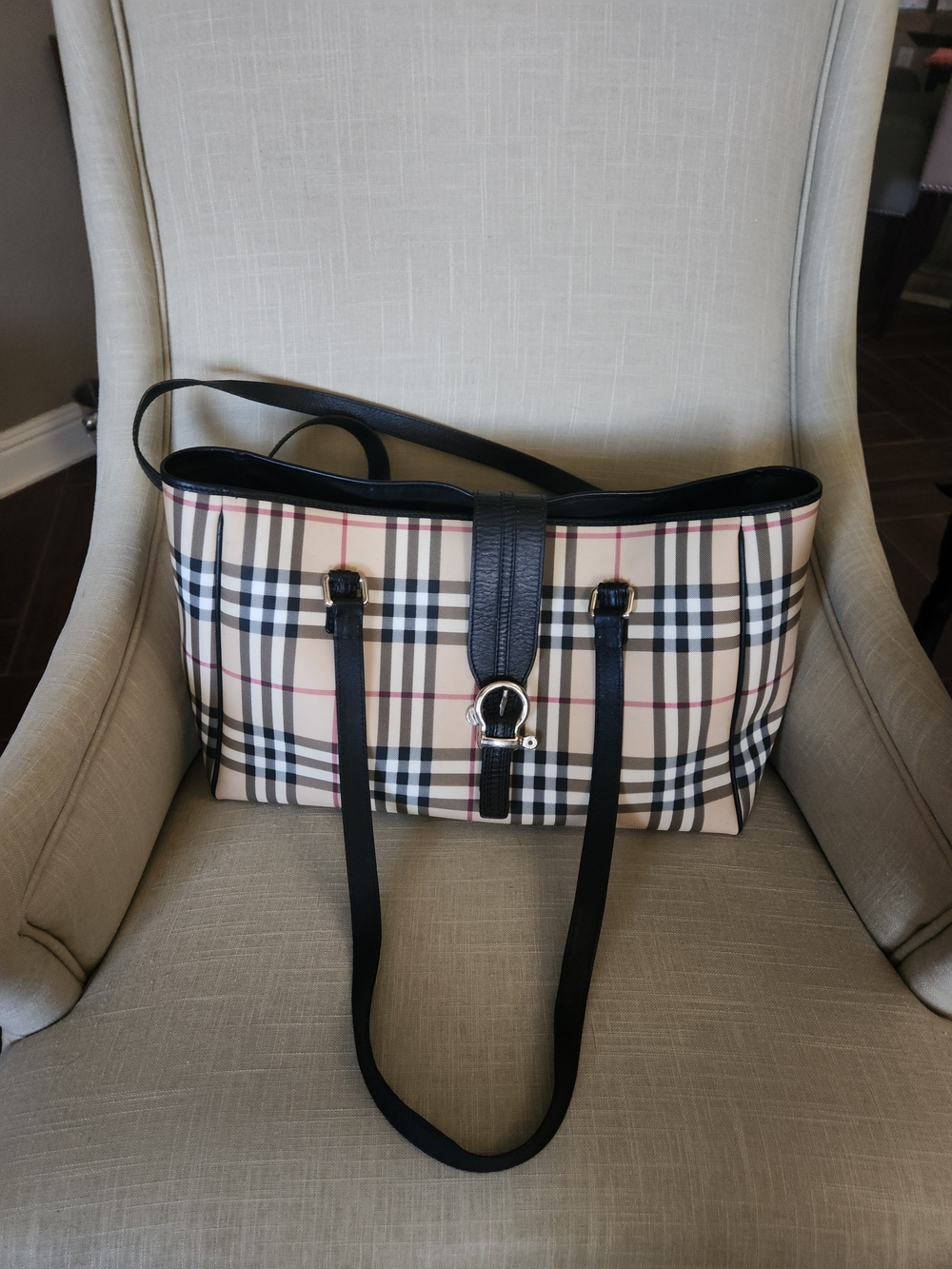 Authentic Burberry Classic Plaid Diaper Bag in Classic Plaid-Excellent Condition